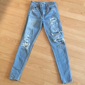 💛Ripped Light Wash Skinny Jeans